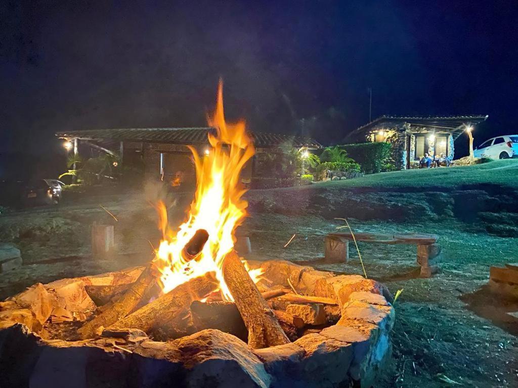 Cabanas Y Hostal Bonanza Mesa De Los Santos ロス・サントス エクステリア 写真