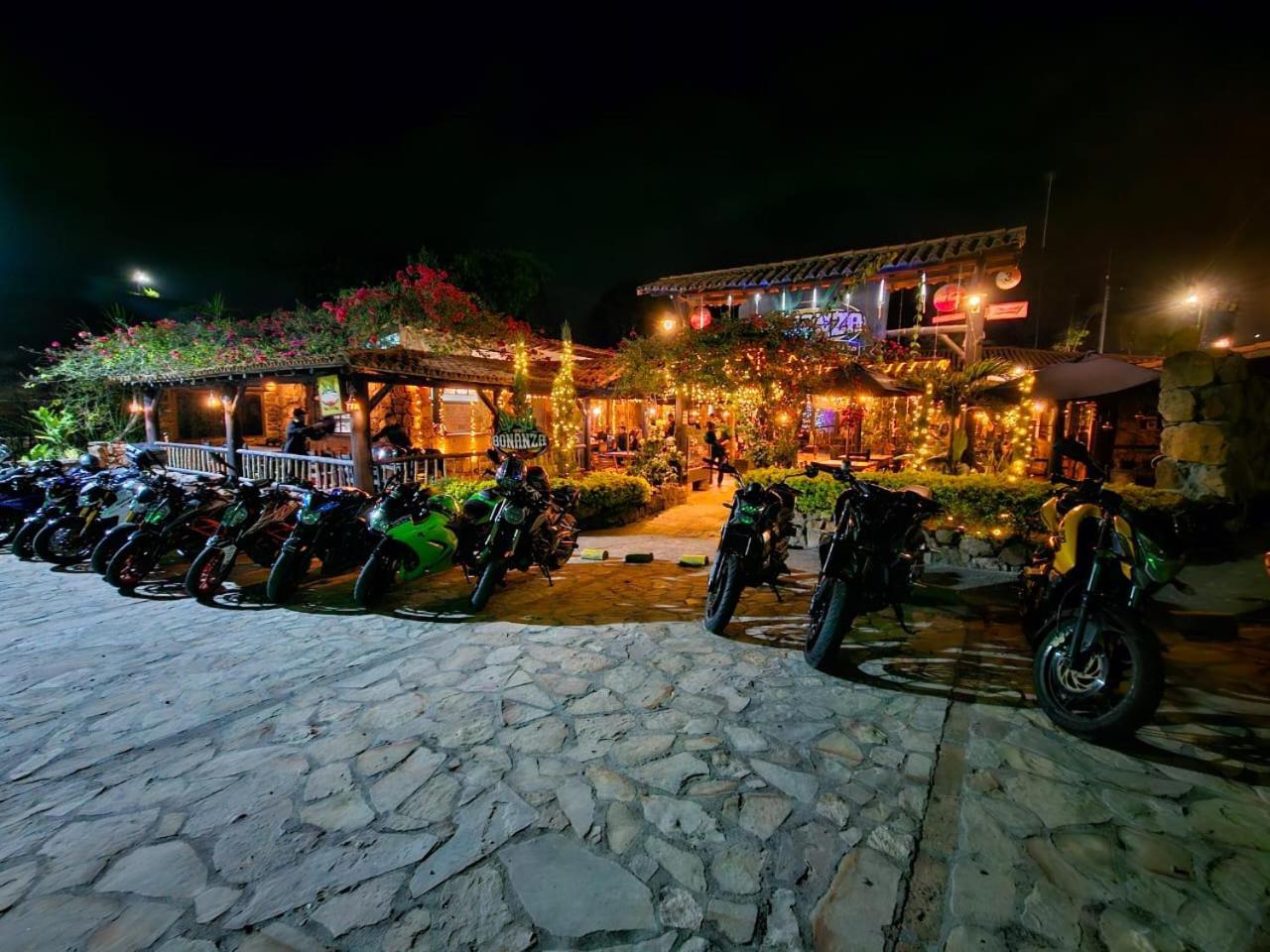 Cabanas Y Hostal Bonanza Mesa De Los Santos ロス・サントス エクステリア 写真